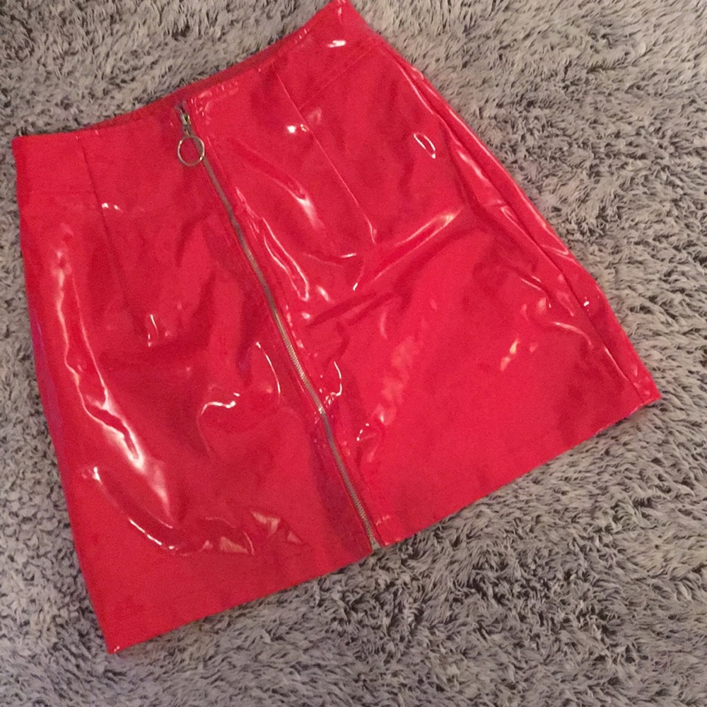 Red pleather front zip boohoo skirt